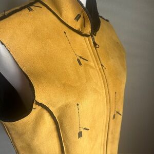 Montanaco Reversible Vest Faux Suede / Fur Western Arrow Print Black Women’s S